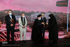 آیین "سلام بر محرم"، تعویض مرتفع ترین پرچم کشور