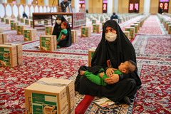 دستان کوچک «شیرخوارگان حسینی » یاری دهنده نیازمندان