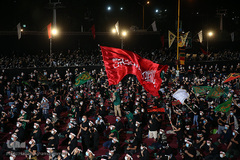 عزاداری شب تاسوعای حسینی هیات «ریحانة الحسین(ع)» با مداحی سیدمجید بنی فاطمه در پارک ارم تهران