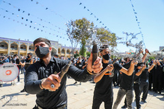 عزاداری ظهر عاشورا در حرم شاهچراغ(ع)