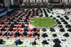 اقامه نماز ظهر عاشورا در زنجان