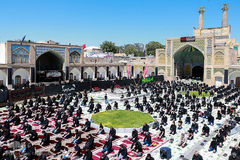 اقامه نماز ظهر عاشورا در زنجان