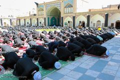 اقامه نماز ظهر عاشورا در زنجان