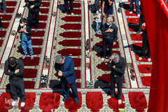 اقامه نماز ظهر عاشورا در زنجان