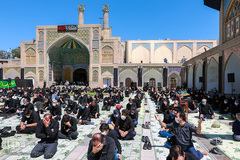 اقامه نماز ظهر عاشورا در زنجان