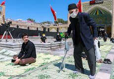 اقامه نماز ظهر عاشورا در زنجان