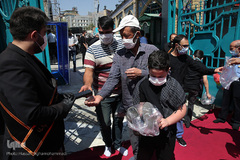 رعایت پروتکل های بهداشتی در مراسم عزاداری ظهر عاشورای حسینی در آستان مقدس امامزاده صالح(ع) تهران