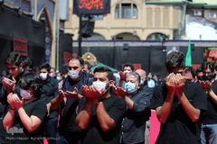 اقامه نماز جماعت ظهر عاشورای حسینی در آستان مقدس امامزاده صالح(ع) تهران