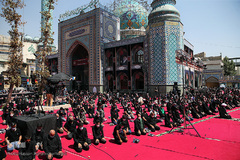اقامه نماز جماعت ظهر عاشورای حسینی در آستان مقدس امامزاده صالح(ع) تهران