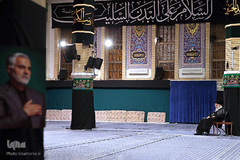 آخرین شب عزاداری حضرت اباعبدالله الحسین(ع) در حسینیه امام خمینی(ره) با حضور رهبر معظم انقلاب اسلامی
