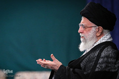 آخرین شب عزاداری حضرت اباعبدالله الحسین(ع) در حسینیه امام خمینی(ره) با حضور رهبر معظم انقلاب اسلامی