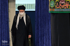 آخرین شب عزاداری حضرت اباعبدالله الحسین(ع) در حسینیه امام خمینی(ره) با حضور رهبر معظم انقلاب اسلامی