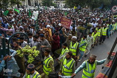 تظاهرات اعتراض آمیز مردم شهرهای مختلف پاکستان در محکومیت طراحی و انتشار کاریکاتورهای موهن به پیامبر گرامی اسلام(ص) توسط نشریه فرانسوی «شارلی عبدو»