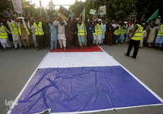 تظاهرات اعتراض آمیز مردم شهرهای مختلف پاکستان در محکومیت طراحی و انتشار کاریکاتورهای موهن به پیامبر گرامی اسلام(ص) توسط نشریه فرانسوی «شارلی عبدو»