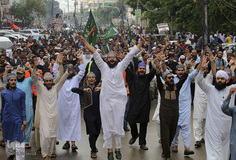 تظاهرات اعتراض آمیز مردم شهرهای مختلف پاکستان در محکومیت طراحی و انتشار کاریکاتورهای موهن به پیامبر گرامی اسلام(ص) توسط نشریه فرانسوی «شارلی عبدو»