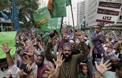 تظاهرات اعتراض آمیز مردم شهرهای مختلف پاکستان در محکومیت طراحی و انتشار کاریکاتورهای موهن به پیامبر گرامی اسلام(ص) توسط نشریه فرانسوی «شارلی عبدو»