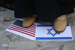 تجمع اعتراضی طلاب و دانشجویان قم در پی هتک حرمت روزنامه فرانسوی به پیامبر اسلام(ص)