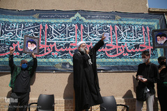 تجمع اعتراضی طلاب و دانشجویان قم در پی هتک حرمت روزنامه فرانسوی به پیامبر اسلام(ص)