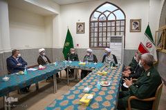 دیدار سردار دریادار علی فدوی جانشین فرمانده کل سپاه با آیت‌الله دژکام تولیت آستان مقدس حضرت شاهچراغ(ع)