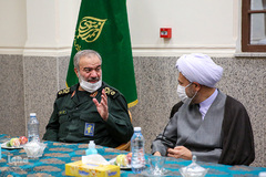 دیدار سردار دریادار علی فدوی جانشین فرمانده کل سپاه با آیت‌الله دژکام تولیت آستان مقدس حضرت شاهچراغ(ع)