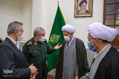 دیدار سردار دریادار علی فدوی جانشین فرمانده کل سپاه با آیت‌الله دژکام تولیت آستان مقدس حضرت شاهچراغ(ع)