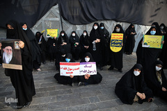 تجمع اعتراضی مردم تهران در محکومیت اهانت به پیامبر گرامی اسلام(ص) در میدان امام حسین(ع) 