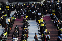 تجمع اعتراضی مردم تهران در محکومیت اهانت به پیامبر گرامی اسلام(ص) در میدان امام حسین(ع) 