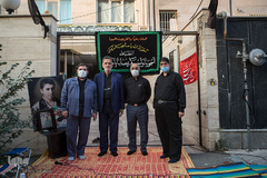 بانیان هیئت همچون عمود خیمه‌های عزا همیشه استوارند. مرتضی متشرعی، مداح اهل بیت(ع) و از خادمان هیئت محبان الزهرا(س)، بیش از ده سال است که در این عرصه فعالیت می‌کند و پویش روضه‌های خانگی را حرکتی اثرگذار در تداوم حقیقت عزاداری برای سیدالشهدا(ع) می‌داند.
