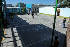 بازی فوتبال را یک تیم می‌برد، بازی زندگی را گاهی هیچ کس.