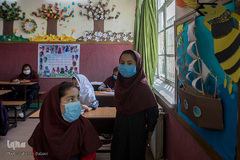 جلسه اول شروع کلاس مدرسه و سوال های معلم از دانش‌آموزان