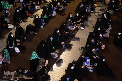 مراسم بزرگ‌ترین سفره نذری حضرت رقیه(س) در میدان آیینی امام حسین(ع)