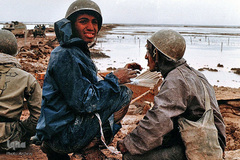 گل‌خاک شهیدان؛ رزمندگان نوجوان جبهه های حق علیه باطل