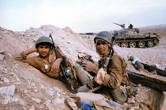 گل‌خاک شهیدان؛ رزمندگان نوجوان جبهه های حق علیه باطل