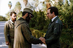 گل خاک شهیدان، حضور رهبر انقلاب در جبهه ها