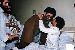 گل خاک شهیدان، حضور رهبر انقلاب در جبهه ها