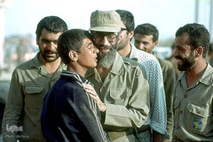 گل خاک شهیدان، حضور رهبر انقلاب در جبهه ها