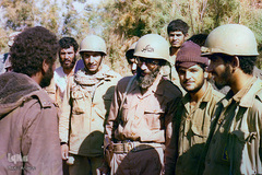 گل خاک شهیدان، حضور رهبر انقلاب در جبهه ها