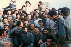 گل خاک شهیدان، حضور رهبر انقلاب در جبهه ها