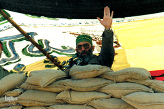 گل خاک شهیدان، حضور رهبر انقلاب در جبهه ها