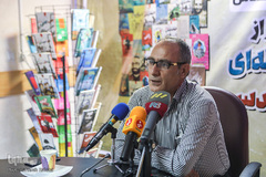 کمال شفیعی، شاعر و نویسنده و مسئول امور ادبی استان‎ها در حوزه هنری