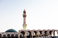 مسجد «الرحمة» عبادتگاهی زیبا در ساحل دریای سرخ شهر جده عربستان