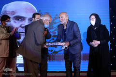 تجلیل از ۵۰سال هنرنمایی جمشید هاشم‌پور، بازیگر پیشکسوت سینما 