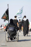 با زائرین پیاده روی اربعین حسینی