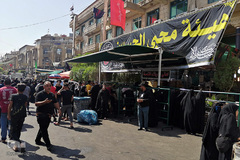 با زائرین پیاده روی اربعین حسینی