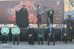 اهتزاز پرچم عزای اربعین در بین الحرمین شیراز