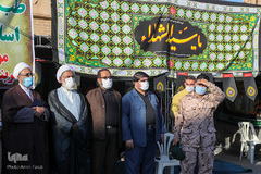 اهتزاز پرچم عزای اربعین در بین الحرمین شیراز