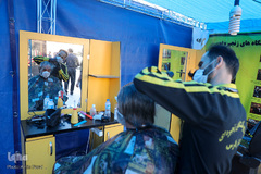 اهتزاز پرچم عزای اربعین در بین الحرمین شیراز