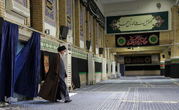 مراسم عزاداری و قرائت زیارت اربعین در حسینیه امام خمینی(ره)