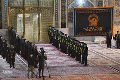 آیین شمع‌گردانی شب شهادت امام رضا (ع) در حرم مطهر رضوی