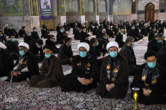 آیین شمع‌گردانی شب شهادت امام رضا (ع) در حرم مطهر رضوی